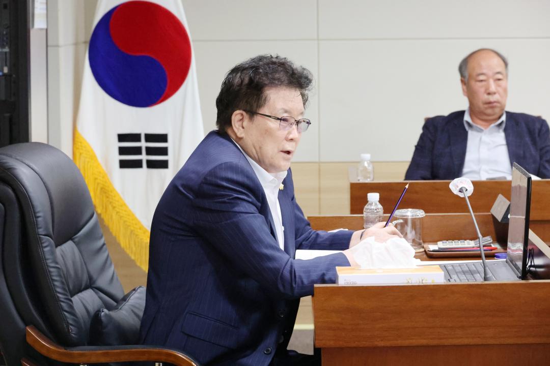 '제249회 옹진군의회 제1차 정례회 제1차 기획복지위원회' 게시글의 사진(14) '250617_제249회 옹진군의회 제1차 정례회 제1차 기획복지위원회 (14).JPG'