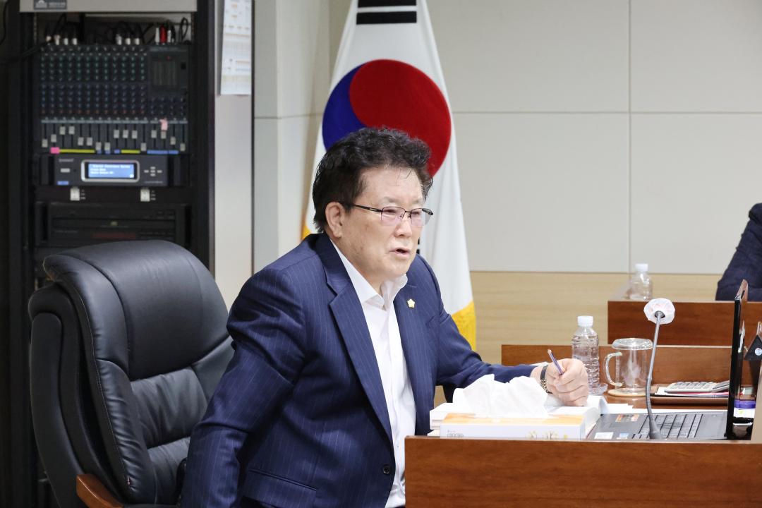 '제249회 옹진군의회 제1차 정례회 제1차 기획복지위원회' 게시글의 사진(16) '250617_제249회 옹진군의회 제1차 정례회 제1차 기획복지위원회 (16).JPG'