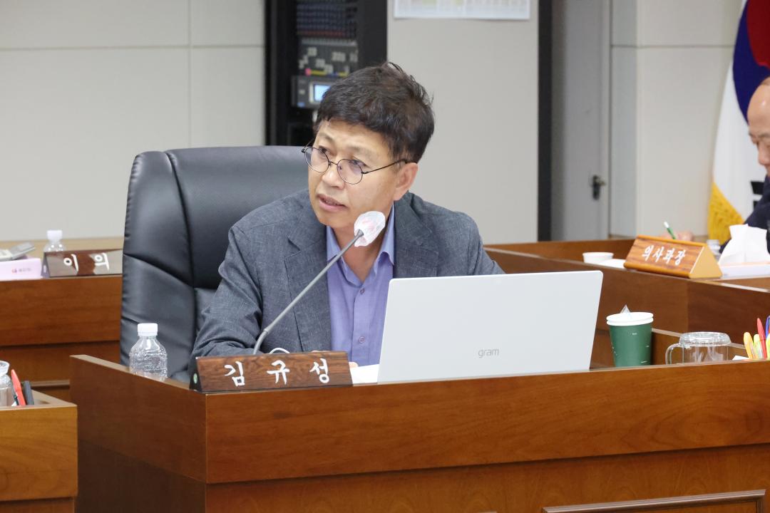 '제249회 옹진군의회 제1차 정례회 제2차 예산결산심사 특별위원회' 게시글의 사진(17) '250610_제249회 옹진군의회 제1차 정례회 제2차 예산결산심사 특별위원회 (17).JPG'