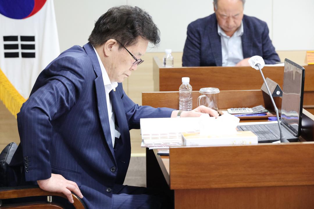 '제249회 옹진군의회 제1차 정례회 제1차 기획복지위원회' 게시글의 사진(15) '250617_제249회 옹진군의회 제1차 정례회 제1차 기획복지위원회 (15).JPG'