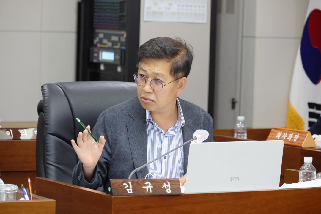 '제249회 옹진군의회 제1차 정례회 제1차 기획복지위원회' 게시글의 사진(21) '250617_제249회 옹진군의회 제1차 정례회 제1차 기획복지위원회 (21).JPG'