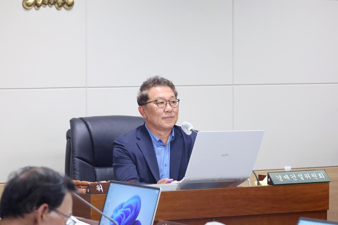 '제249회 옹진군의회 제1차 정례회 제1차 경제건설위원회' 게시글의 사진(6) '250616_제249회 옹진군의회 제1차 정례회 제1차 경제건설위원회 (6).JPG'