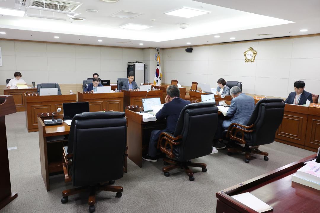 '제249회 옹진군의회 제1차 정례회 제2차 예산결산심사 특별위원회' 게시글의 사진(3) '250610_제249회 옹진군의회 제1차 정례회 제2차 예산결산심사 특별위원회 (3).JPG'