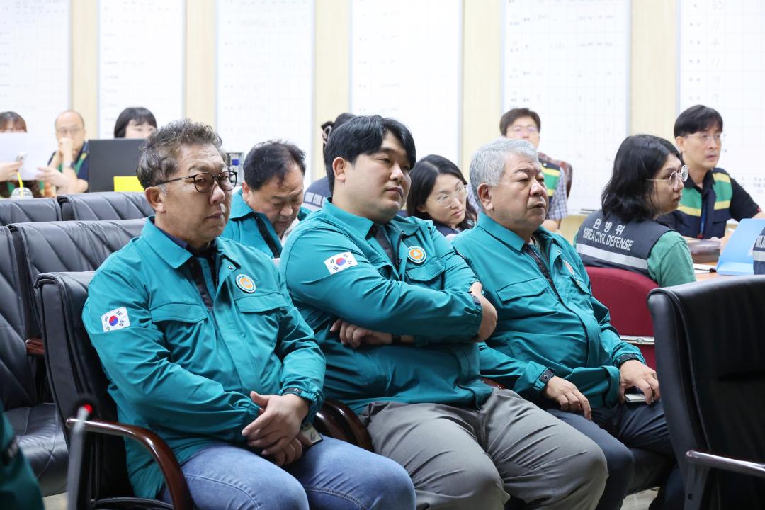 '2025년 을지연습 상황실 방문 및 격려' 게시글의 사진(13) '250819_2025 을지연습 상황실 방문 및 격려 (13).JPG'