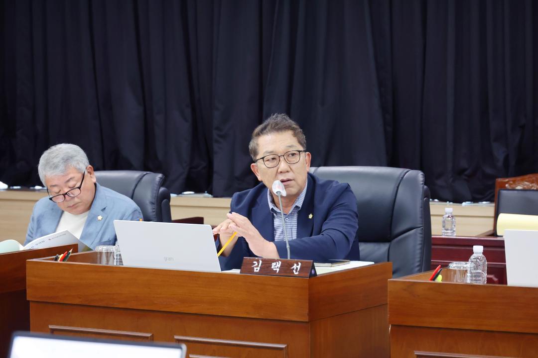 '제249회 옹진군의회 제1차 정례회 제1차 예산결산심사 특별위원회' 게시글의 사진(15) '250609_제249회 옹진군의회 제1차 정례회 제1차 예산결산심사 특별위원회 (15).JPG'