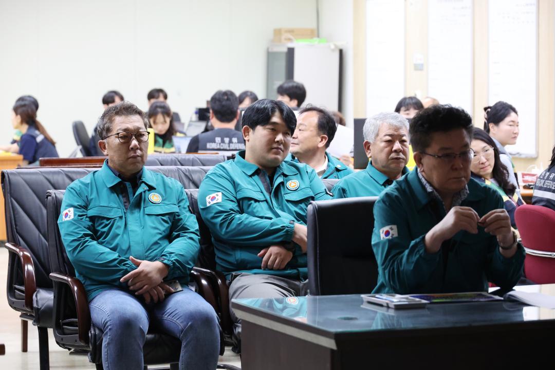 '2025년 을지연습 상황실 방문 및 격려' 게시글의 사진(12) '250819_2025 을지연습 상황실 방문 및 격려 (12).JPG'