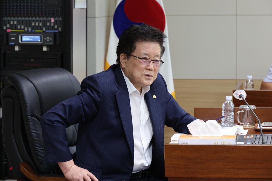 '제249회 옹진군의회 제1차 정례회 제2차 기획복지위원회' 게시글의 사진(12) '250618_제249회 옹진군의회 제1차 정례회 제2차 기획복지위원회 (12).JPG'