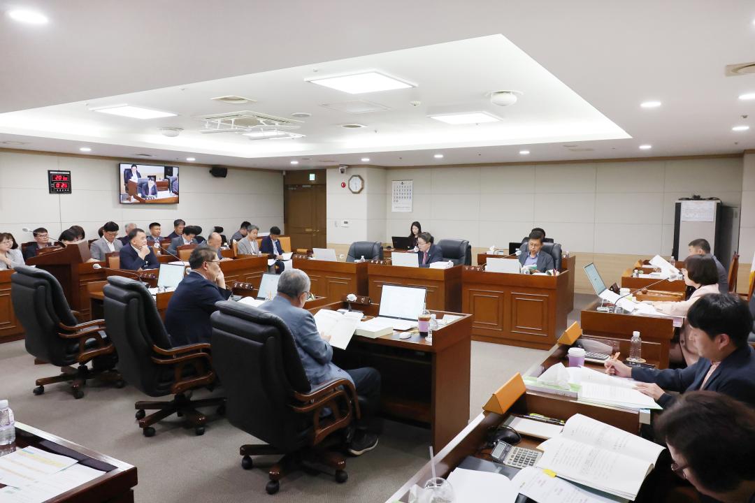 '제249회 옹진군의회 제1차 정례회 제1차 예산결산심사 특별위원회' 게시글의 사진(3) '250609_제249회 옹진군의회 제1차 정례회 제1차 예산결산심사 특별위원회 (3).JPG'