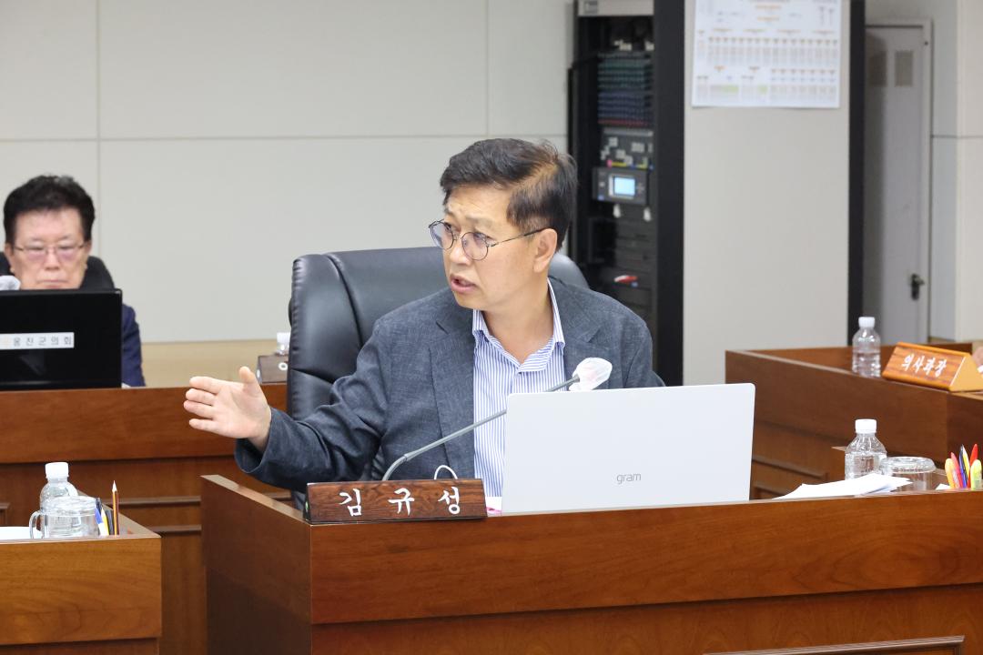 '제249회 옹진군의회 제1차 정례회 제1차 기획복지위원회' 게시글의 사진(22) '250617_제249회 옹진군의회 제1차 정례회 제1차 기획복지위원회 (22).JPG'