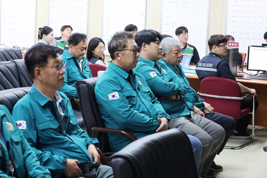 '2025년 을지연습 상황실 방문 및 격려' 게시글의 사진(10) '250819_2025 을지연습 상황실 방문 및 격려 (10).JPG'