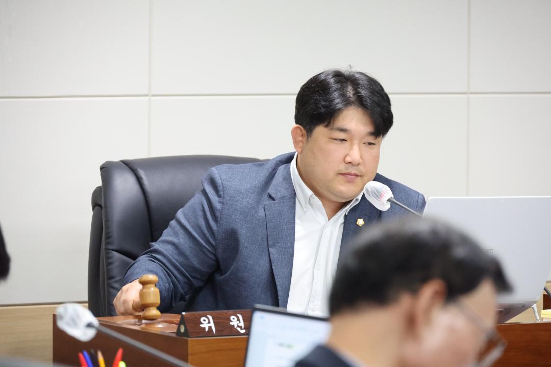 '제249회 옹진군의회 제1차 정례회 제1차 기획복지위원회' 게시글의 사진(10) '250617_제249회 옹진군의회 제1차 정례회 제1차 기획복지위원회 (10).JPG'