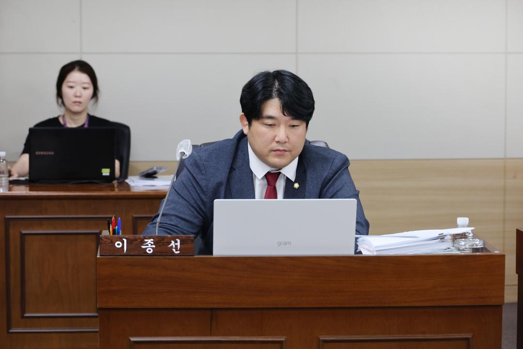 '제251회 옹진군의회 임시회 개회' 게시글의 사진(13) '250903_제251회 옹진군의회 임시회 (13).JPG'