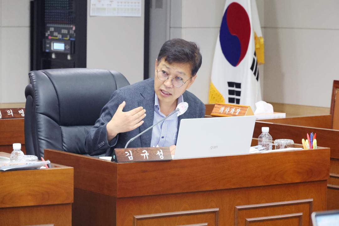 '제249회 옹진군의회 제1차 정례회 제1차 경제건설위원회' 게시글의 사진(15) '250616_제249회 옹진군의회 제1차 정례회 제1차 경제건설위원회 (15).JPG'