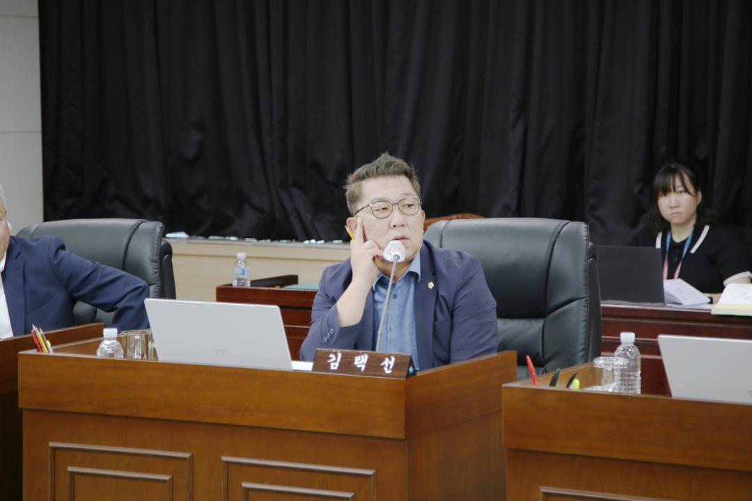 '제244회 옹진군의회 제1차 정례회 제2차 예산결산심사특별위원회' 게시글의 사진(32) '240619_제244회 옹진군의회 제1차 정례회 제2차 예산결산심사특별위원회 (32).JPG'