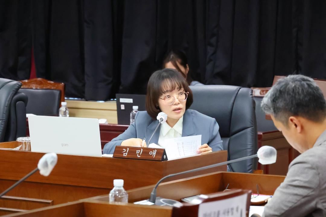 '제249회 옹진군의회 제1차 정례회 제2차 기획복지위원회' 게시글의 사진(19) '250618_제249회 옹진군의회 제1차 정례회 제2차 기획복지위원회 (19).JPG'