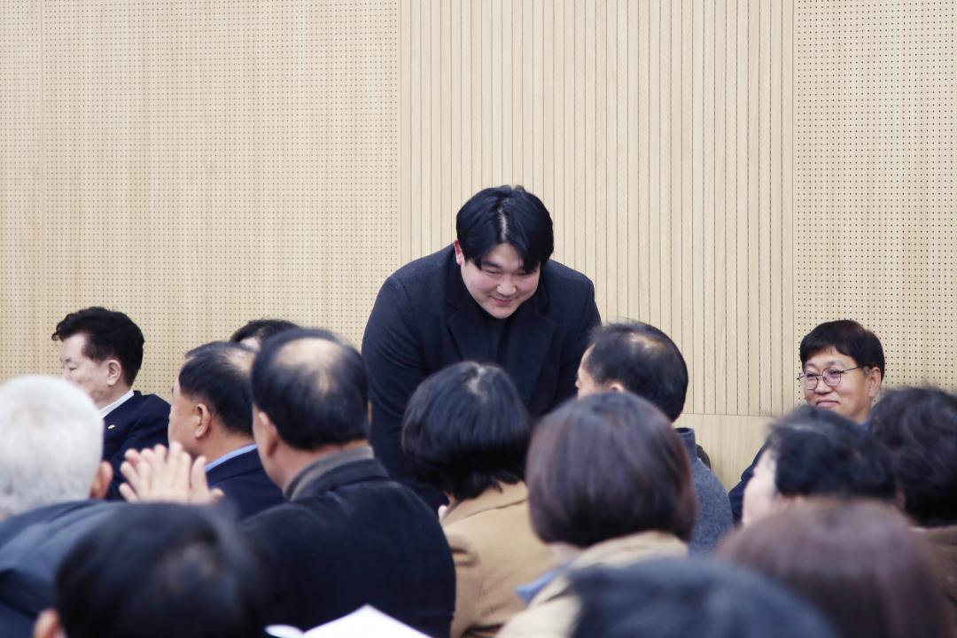 '옹진군농업대학 제2·3대 총동문회장 이·취임식' 게시글의 사진(16) '250211_옹진군농업대학 제2·3대 총동문회장 이·취임식 (16).JPG'