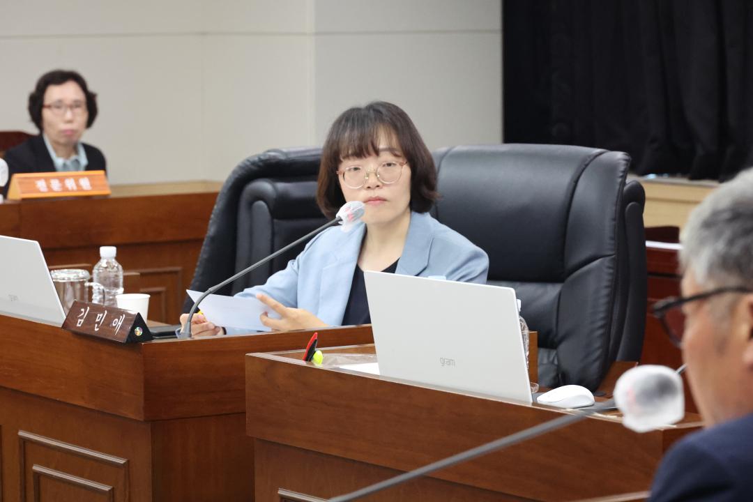 '제249회 옹진군의회 제1차 정례회 제1차 경제건설위원회' 게시글의 사진(19) '250616_제249회 옹진군의회 제1차 정례회 제1차 경제건설위원회 (19).JPG'