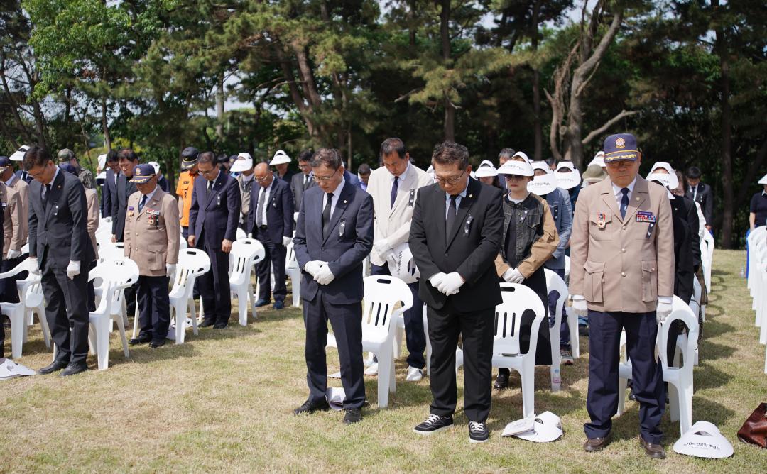 '제70회 현충일 추념식 (영흥면)' 게시글의 사진(8) '250606_제70회 현충일 추념식 (영흥면) (8).JPG'