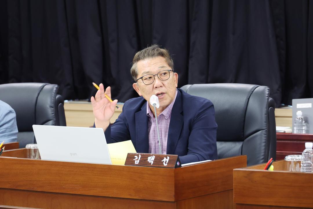 '제249회 옹진군의회 제1차 정례회 제2차 예산결산심사 특별위원회' 게시글의 사진(12) '250610_제249회 옹진군의회 제1차 정례회 제2차 예산결산심사 특별위원회 (12).JPG'