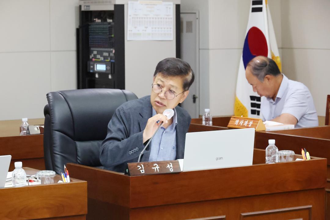 '제249회 옹진군의회 제1차 정례회 제2차 기획복지위원회' 게시글의 사진(16) '250618_제249회 옹진군의회 제1차 정례회 제2차 기획복지위원회 (16).JPG'